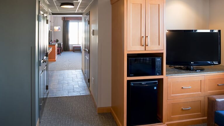 The hallway in the Junior Grizzly Family Suite
